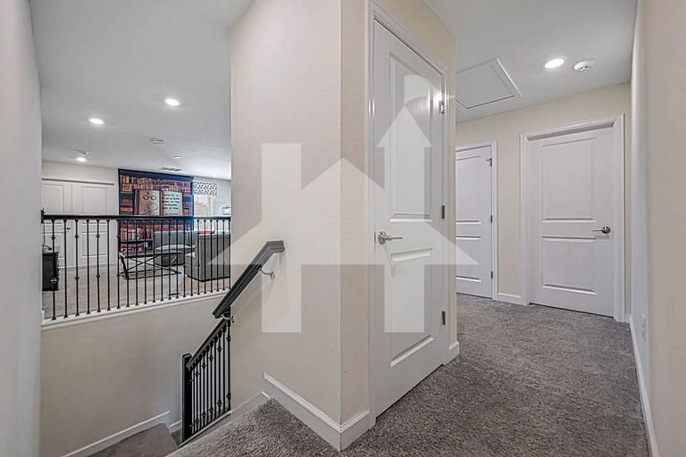 Vacation Home Near Disney, 9 bedrooms