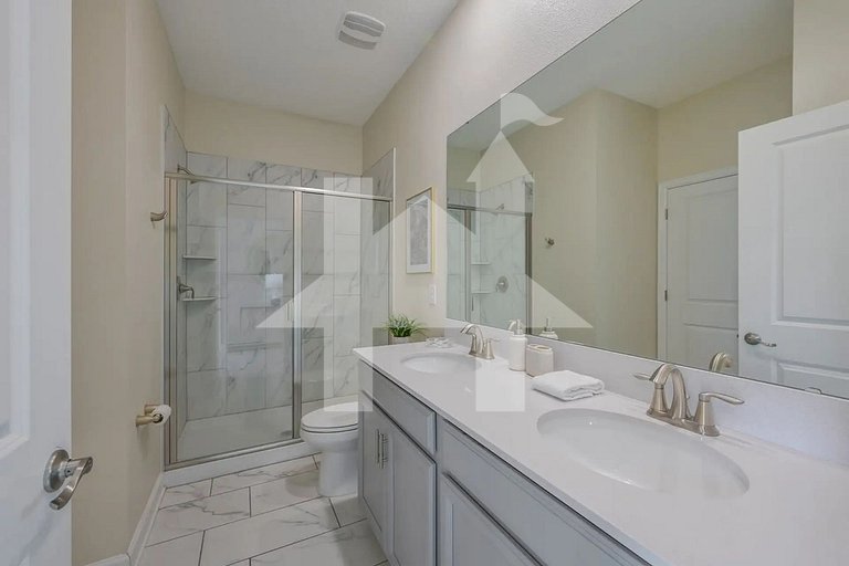 Vacation Home Near Disney, 9 bedrooms