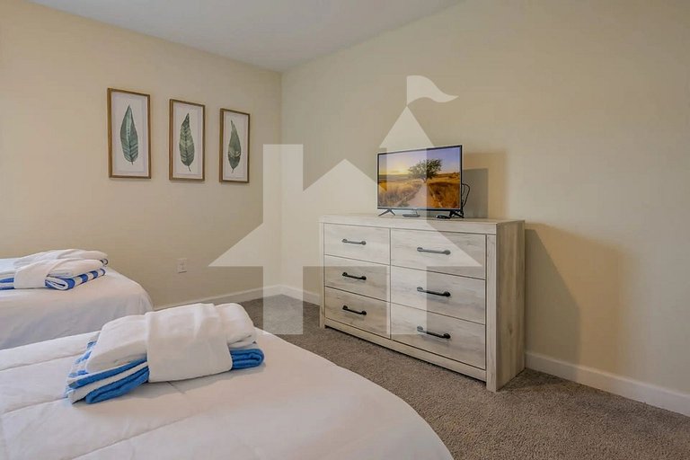 Vacation Home Near Disney, 9 bedrooms