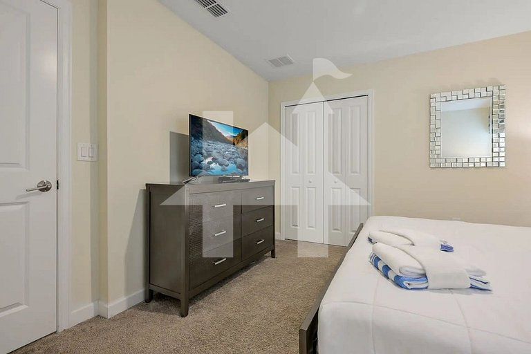 Vacation Home Near Disney, 9 bedrooms