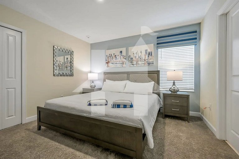 Vacation Home Near Disney, 9 bedrooms