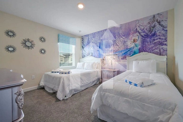 Vacation Home Near Disney, 9 bedrooms