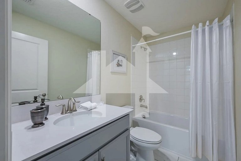 Vacation Home Near Disney, 9 bedrooms