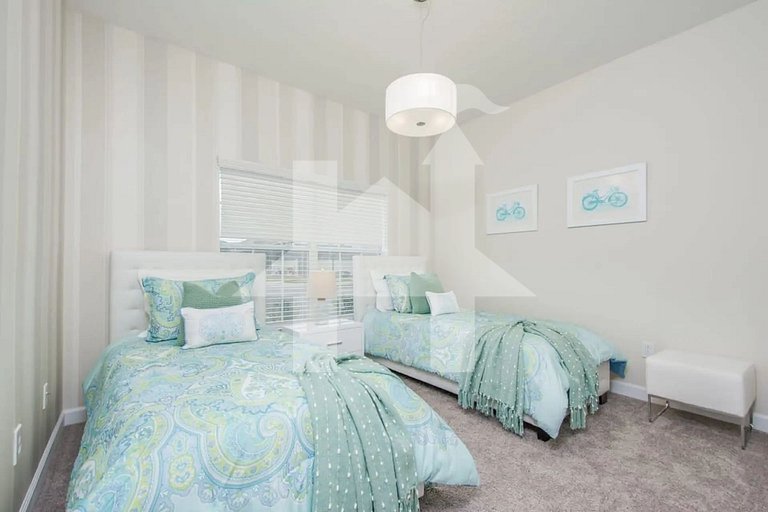 Vacation Home Near Disney, 5 bedrooms
