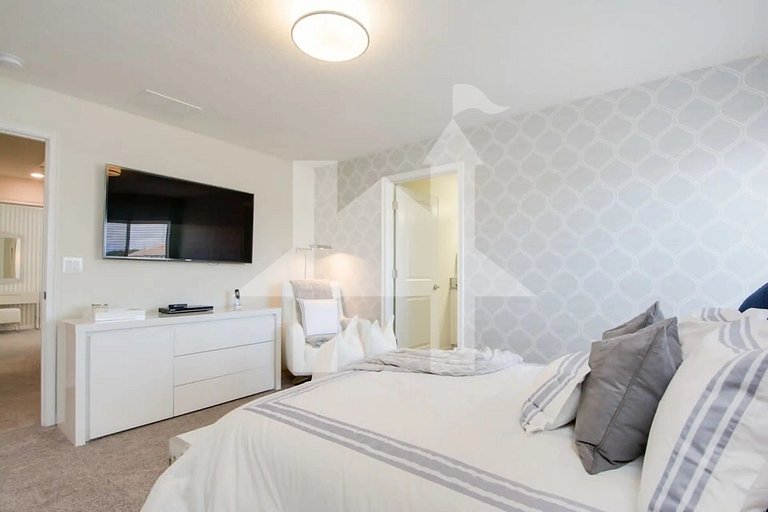 Vacation Home Near Disney, 5 bedrooms