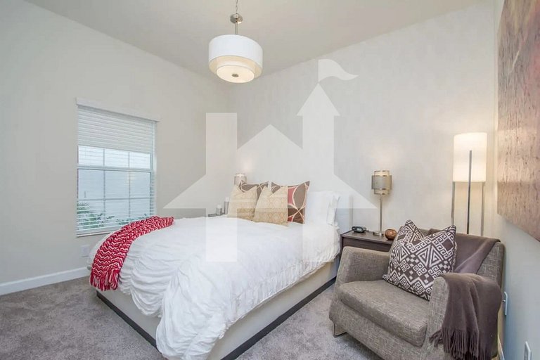 Vacation Home Near Disney, 5 bedrooms