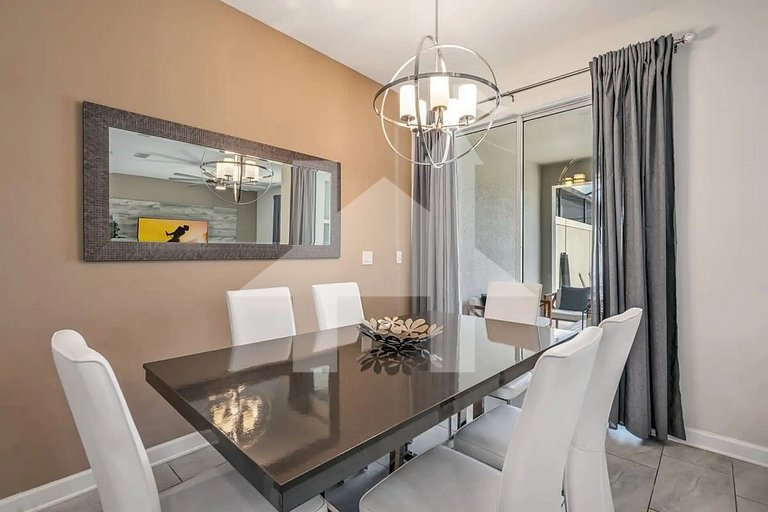 Vacation Home Near Disney, 4 bedrooms