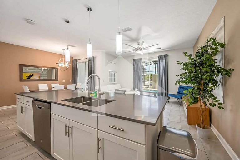 Vacation Home Near Disney, 4 bedrooms