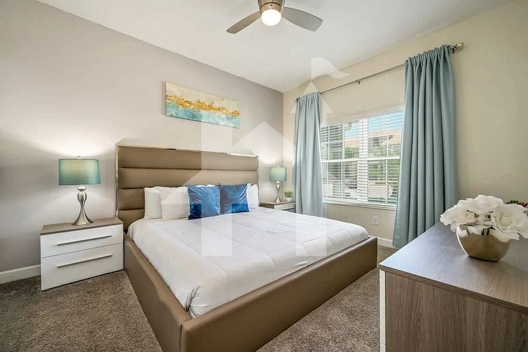 Vacation Home Near Disney, 4 bedrooms