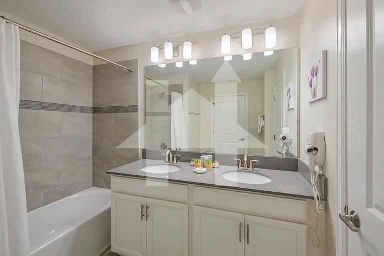 Vacation Home Near Disney, 4 bedrooms