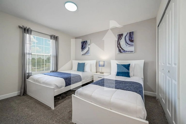 Vacation Home Near Disney, 4 bedrooms