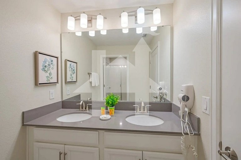 Vacation Home Near Disney, 4 bedrooms
