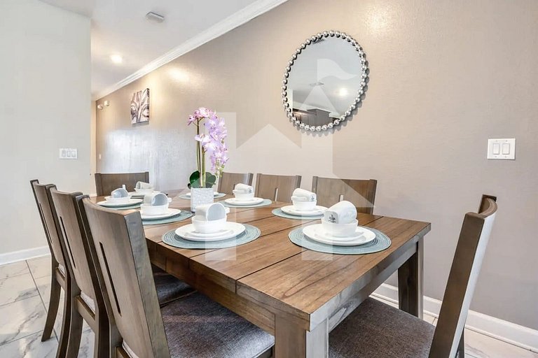 Vacation Home Near Disney, 4 bedrooms