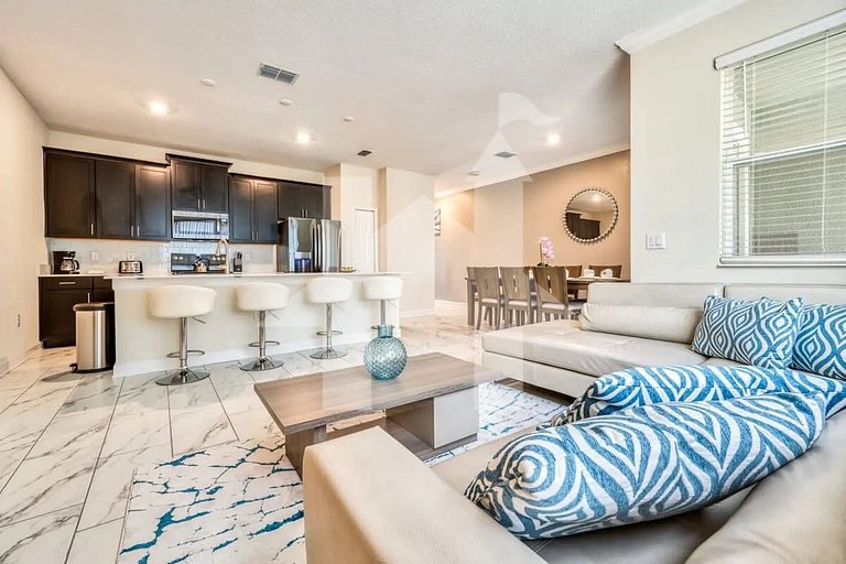 Vacation Home Near Disney, 4 bedrooms