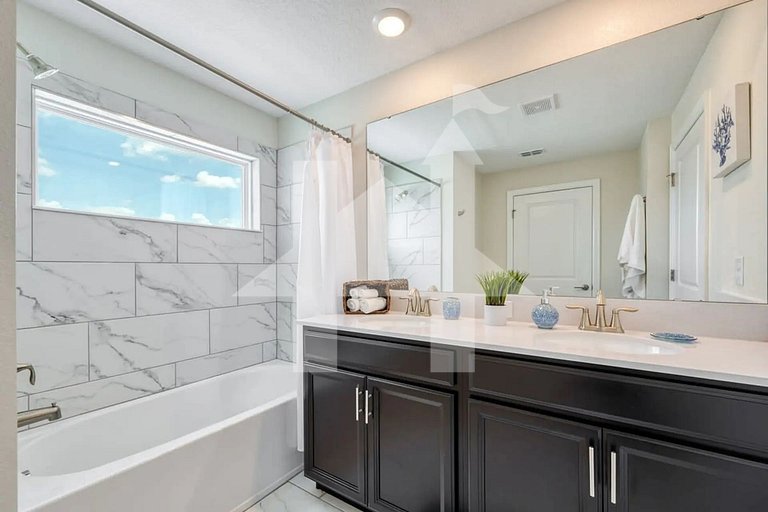 Vacation Home Near Disney, 4 bedrooms