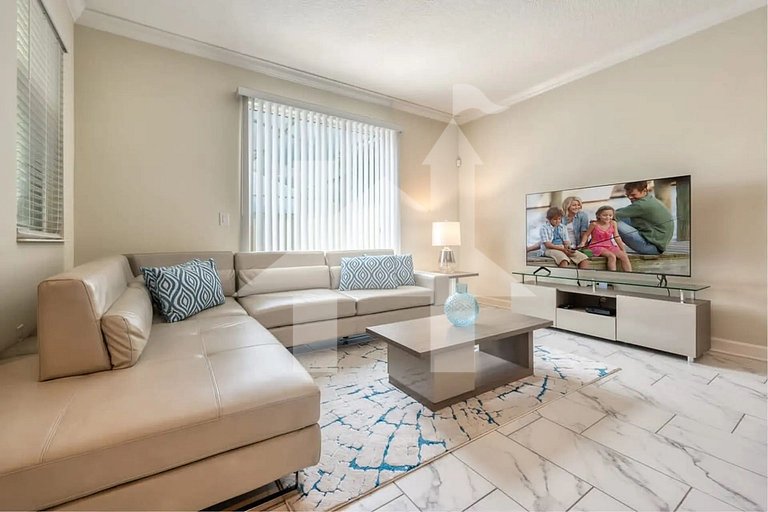 Vacation Home Near Disney, 4 bedrooms