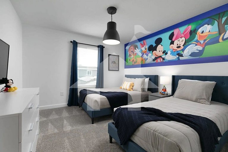 Vacation Home Near Disney, 4 bedrooms