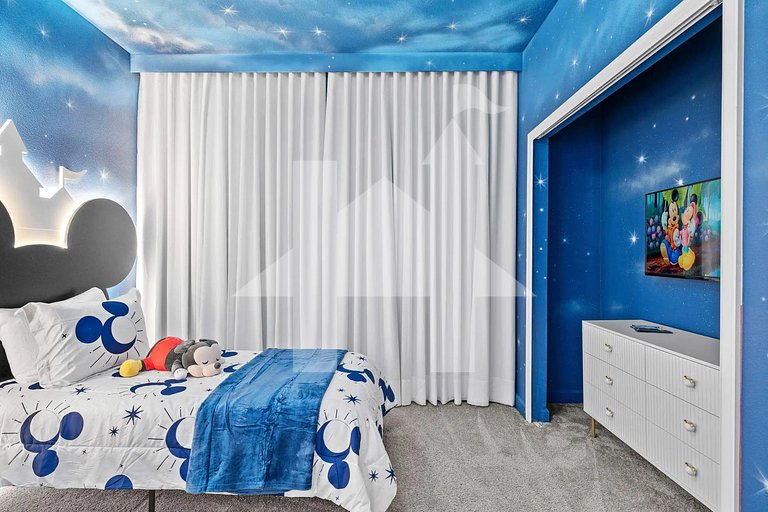 Vacation Home Near Disney, 5 bedrooms