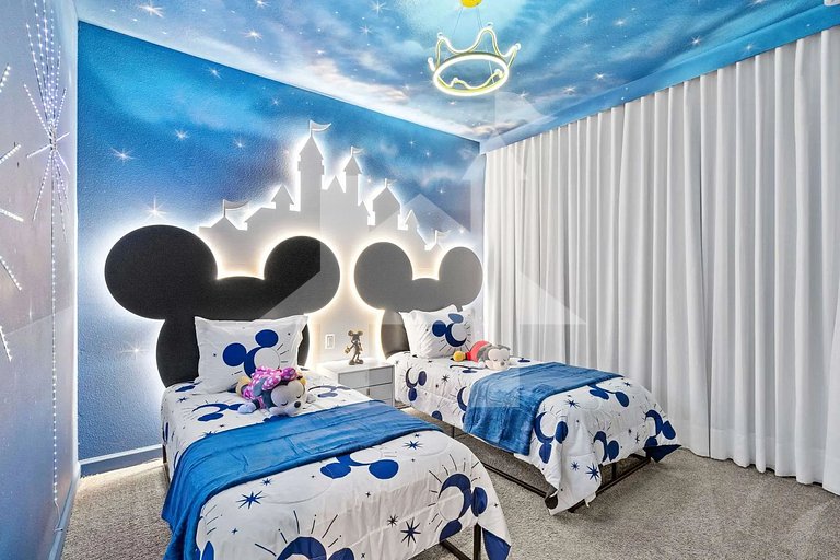 Vacation Home Near Disney, 5 bedrooms