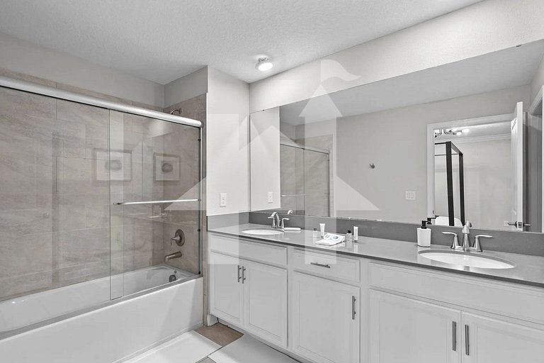 Vacation Home Near Disney, 5 bedrooms