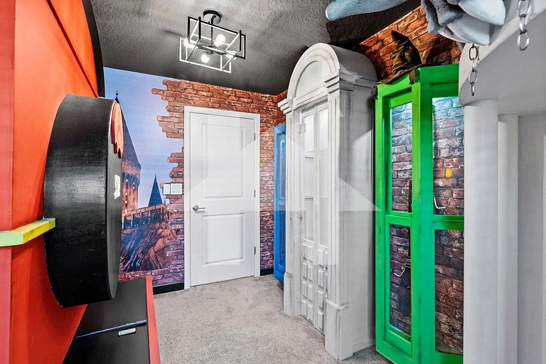 Vacation Home Near Disney, 5 bedrooms