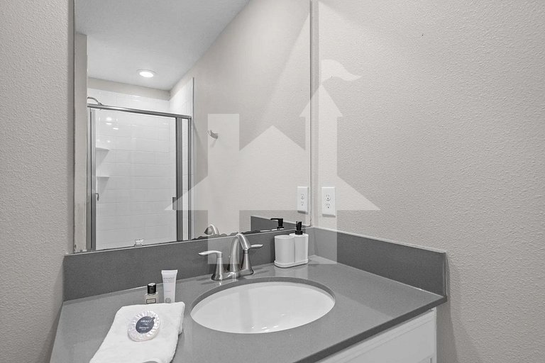 Vacation Home Near Disney, 5 bedrooms