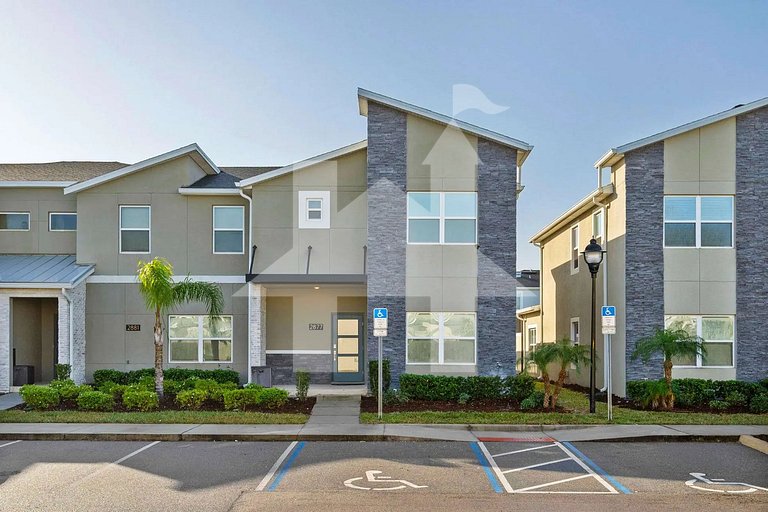 Vacation Home Near Disney, 5 bedrooms