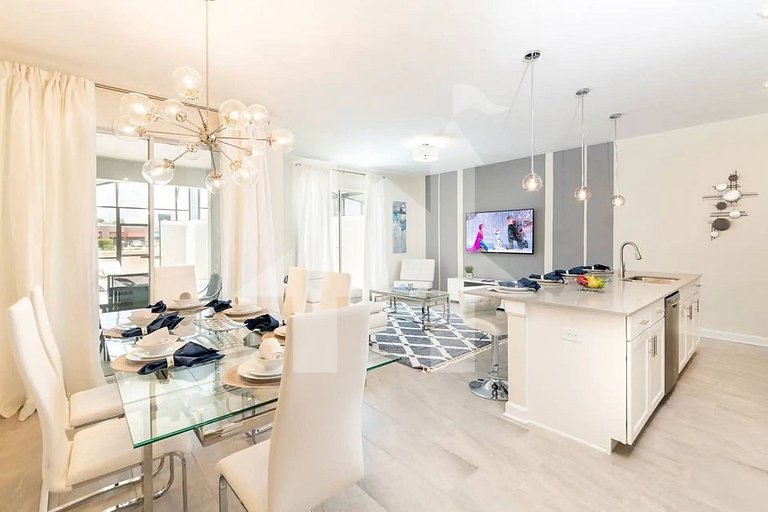 Vacation Home Near Disney, 4 bedrooms