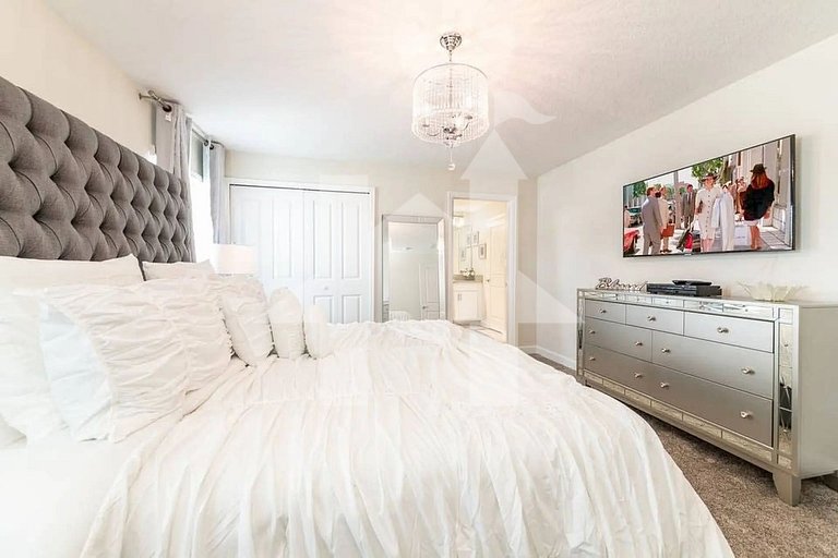 Vacation Home Near Disney, 4 bedrooms