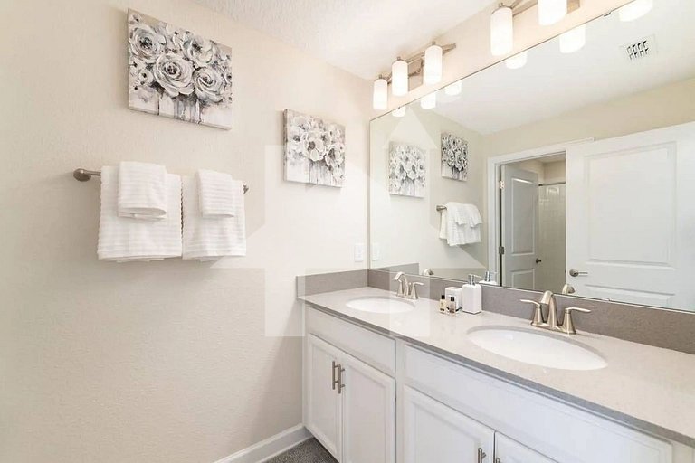 Vacation Home Near Disney, 4 bedrooms