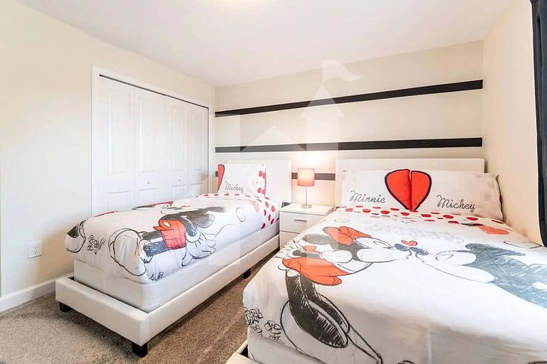 Vacation Home Near Disney, 4 bedrooms