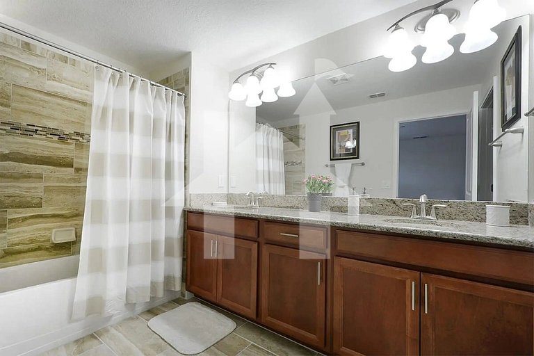 Vacation Home Near Disney, 5 bedrooms