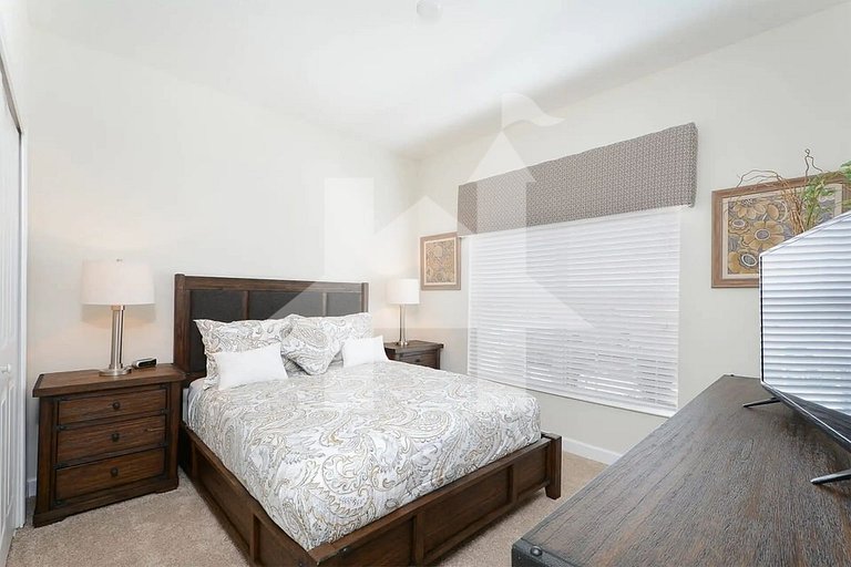 Vacation Home Near Disney, 5 bedrooms