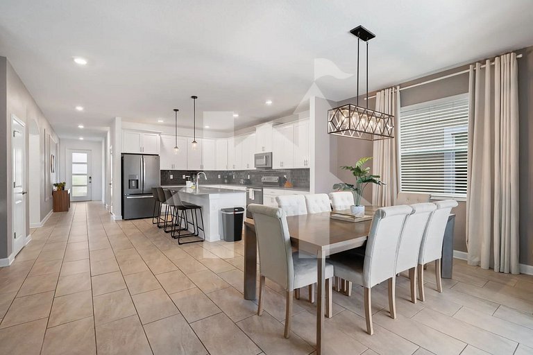 Vacation Home Near Disney, 6 bedrooms