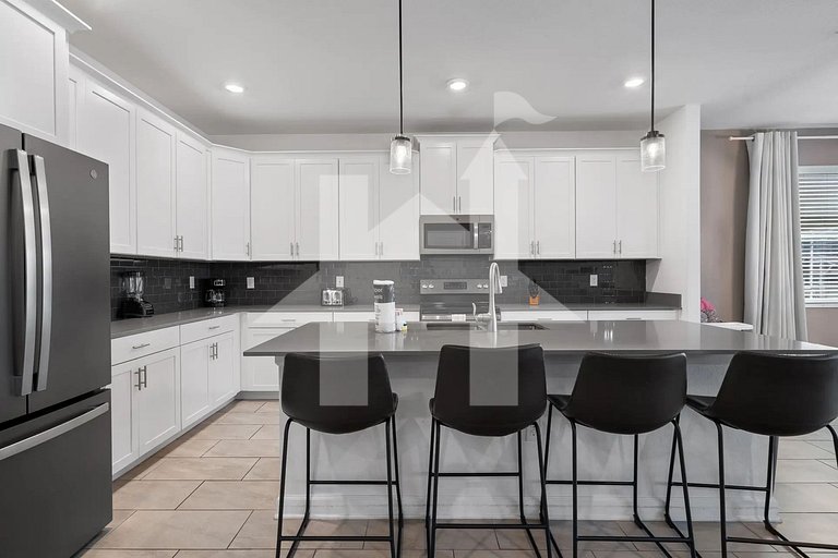 Vacation Home Near Disney, 6 bedrooms