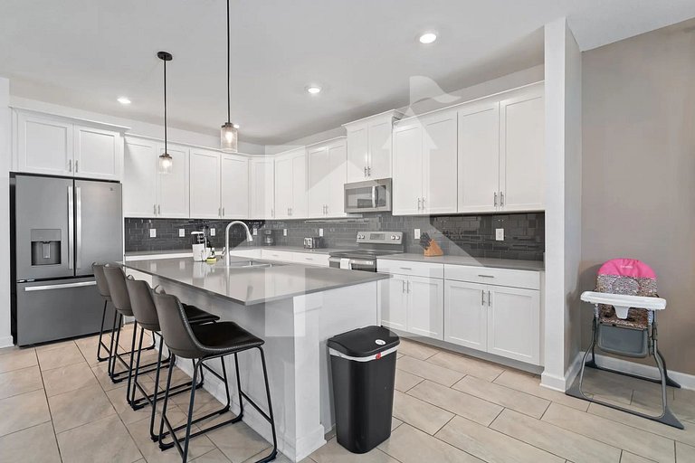 Vacation Home Near Disney, 6 bedrooms