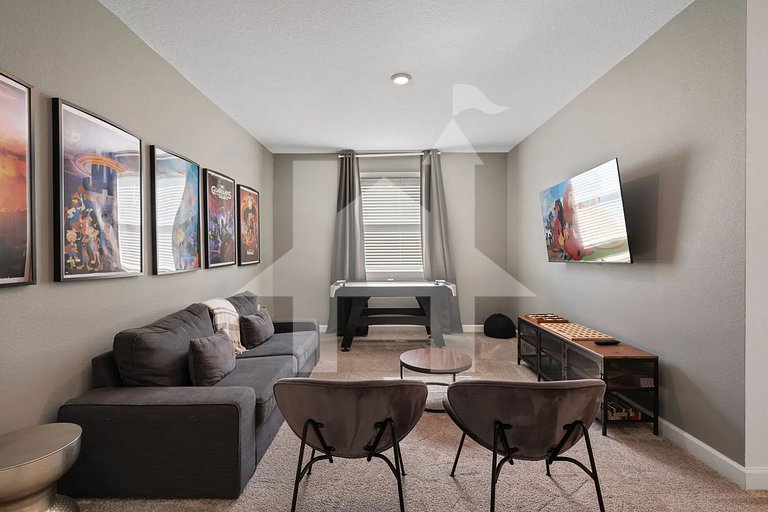 Vacation Home Near Disney, 6 bedrooms