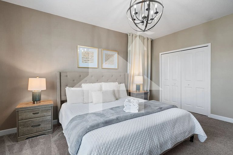 Vacation Home Near Disney, 6 bedrooms