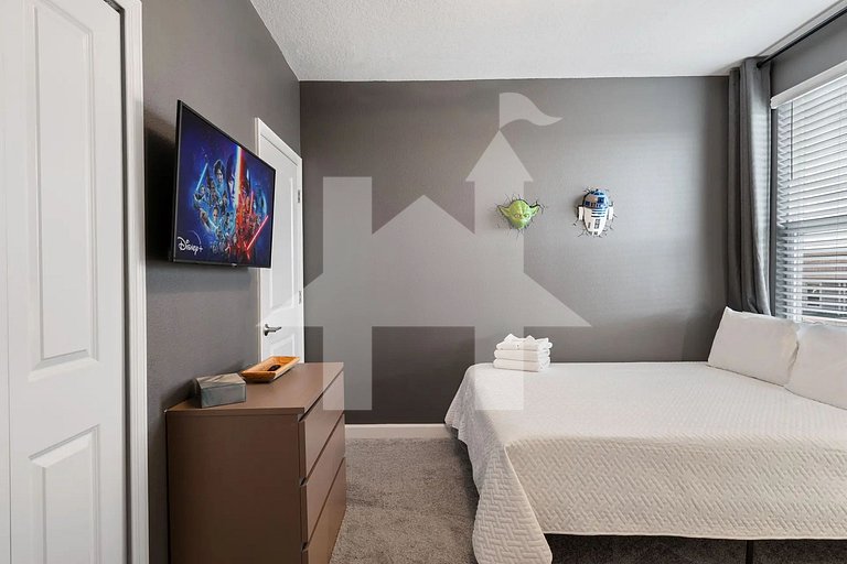 Vacation Home Near Disney, 6 bedrooms