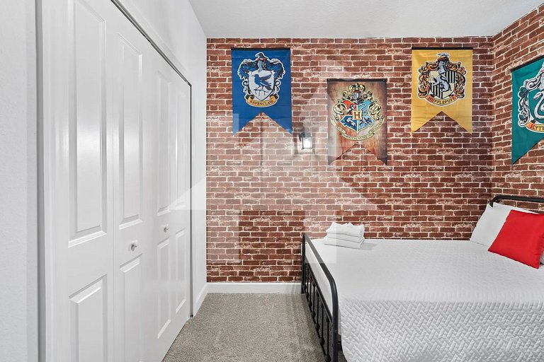 Vacation Home Near Disney, 6 bedrooms