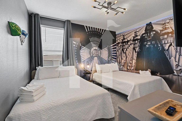 Vacation Home Near Disney, 6 bedrooms