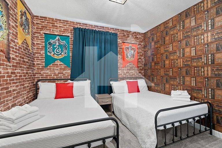 Vacation Home Near Disney, 6 bedrooms