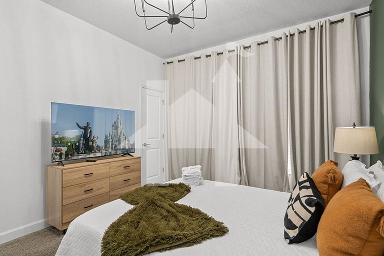 Vacation Home Near Disney, 4 bedrooms