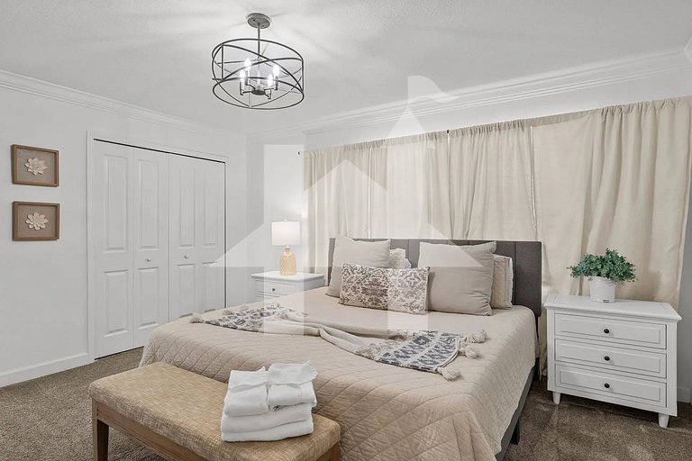 Vacation Home Near Disney, 4 bedrooms