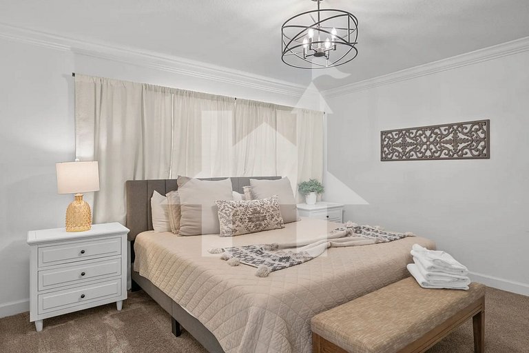 Vacation Home Near Disney, 4 bedrooms