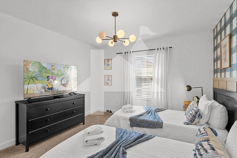 Vacation Home Near Disney, 4 bedrooms