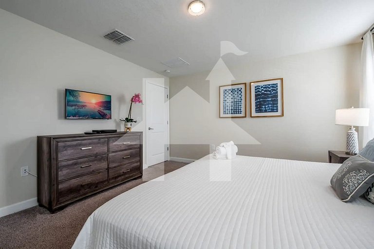 Vacation Home Near Disney, 4 bedrooms