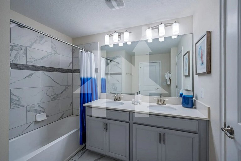 Vacation Home Near Disney, 4 bedrooms