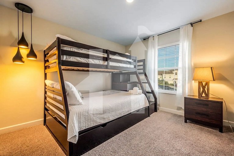 Vacation Home Near Disney, 4 bedrooms