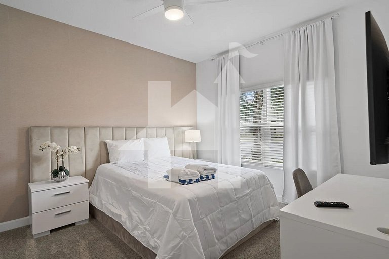 Vacation Home Near Disney, 4 bedrooms